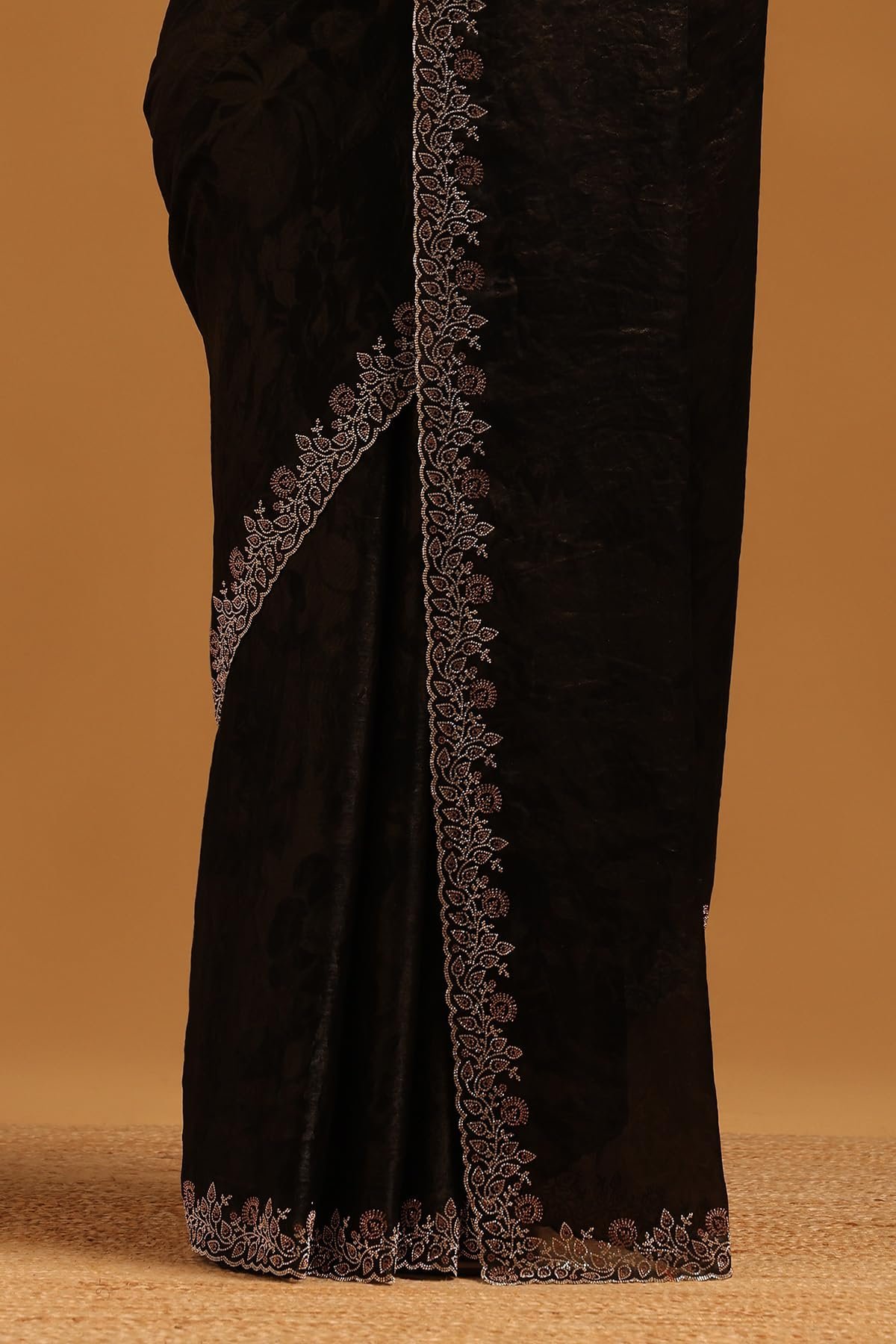 Womens Black Organza Saree With Stone Work - Image 4