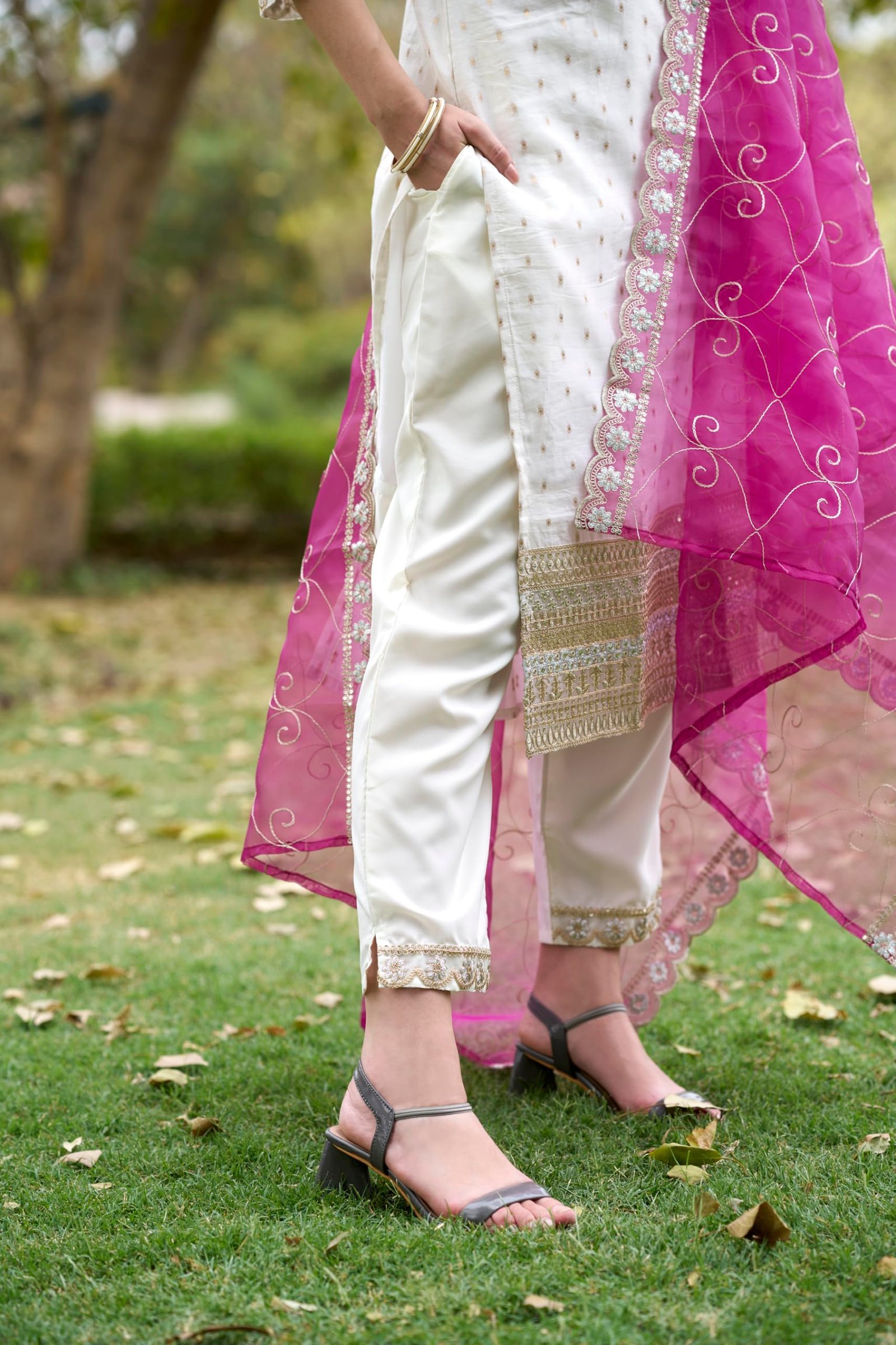 Women's Chanderi Silk Embroidered Kurta with Pant & Organza Dupatta Set | Casual Outfit Ethnic Kurta Set for Women | Modern & Traditional Blend Ethnic Wear (White_Small) - Image 6